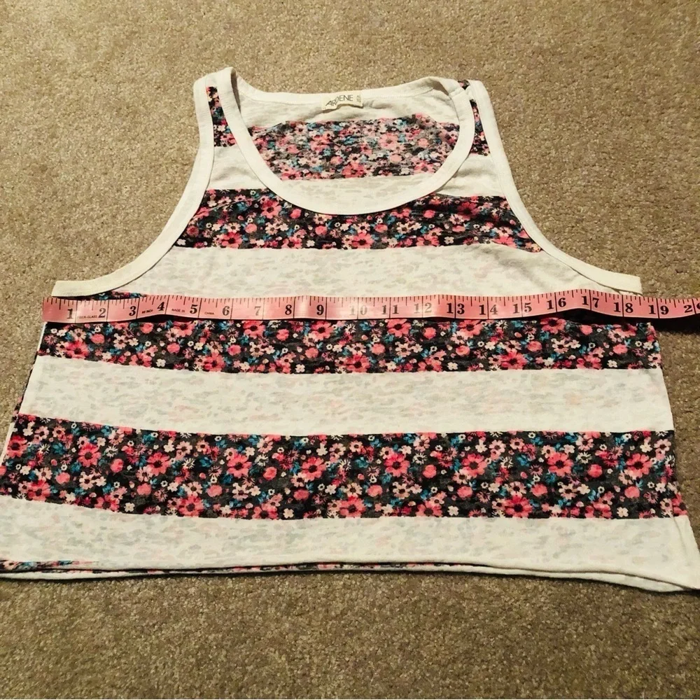 👀4/$25 Ardene XL Lightweight Floral burn out Crop Top - Picture 2 of 4